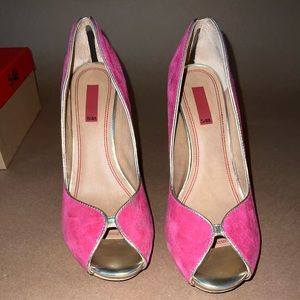 548 Fuchsia peep toe Pumps